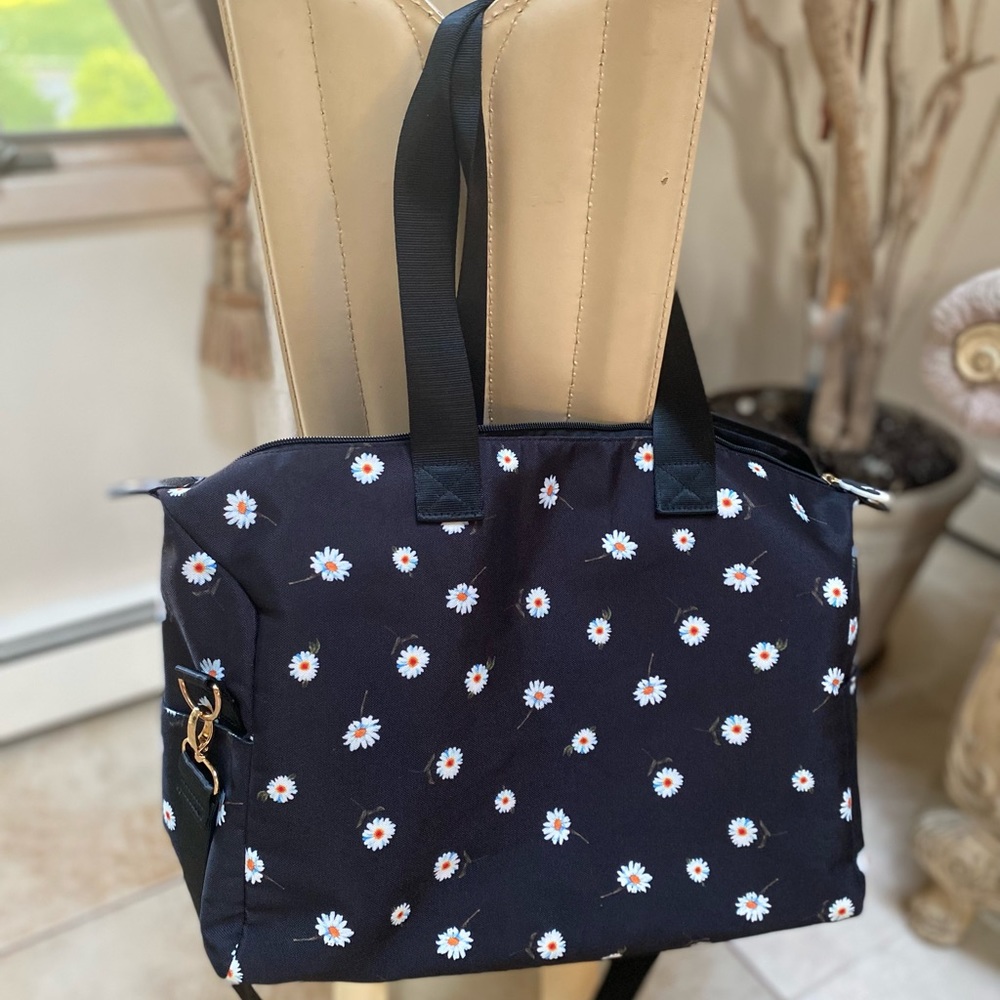 Alice & Olive Travel Daisy Print Duffle Bag Overnight - Picture 5 of 14